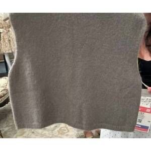 NEW COBBLESTONE LIVING women's christina knit fuzzy vest top in taupe